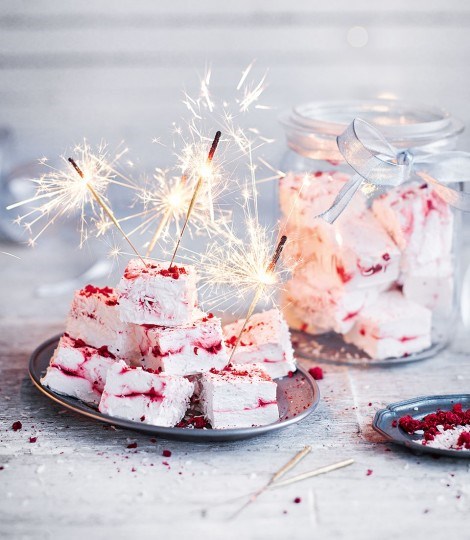 Coconut and raspberry ripple marshmallows