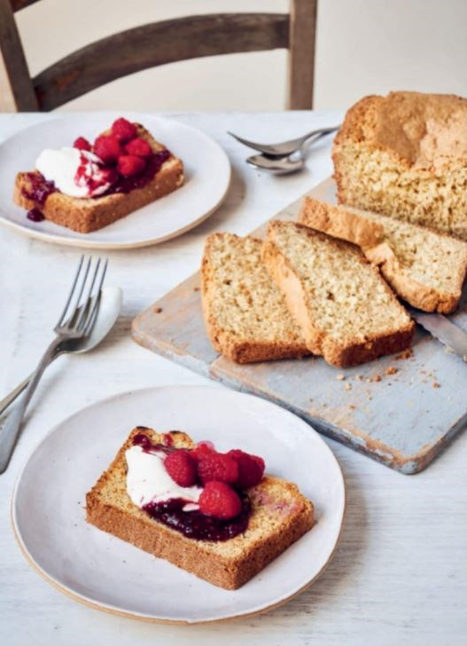 Coconut bread and raspberry cream