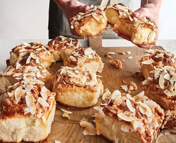Coconut buns [coconut filling, coconut icing]