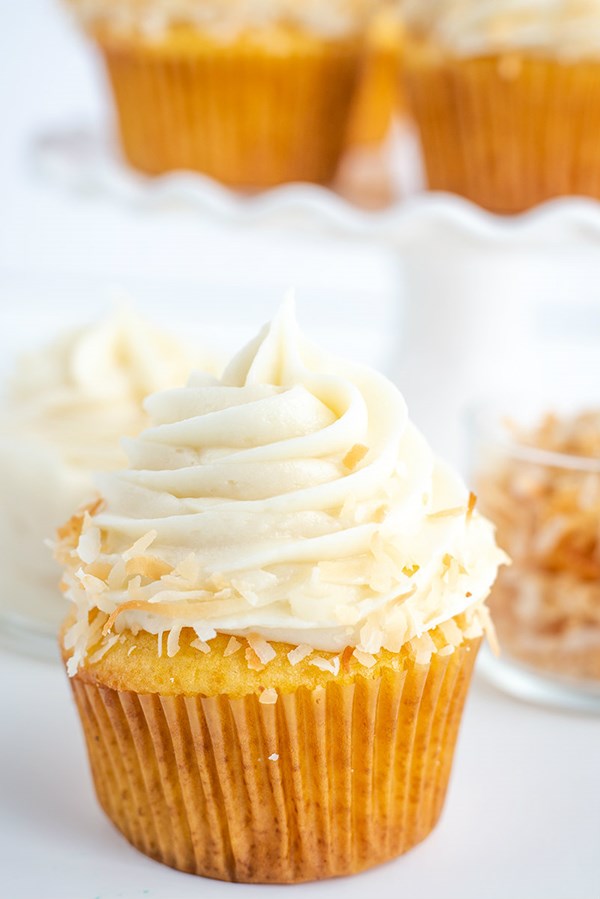 Coconut buttercream frosting