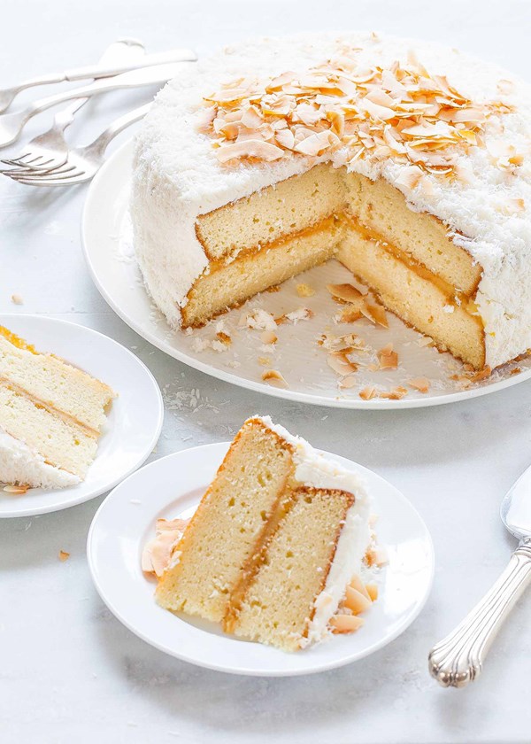 Coconut cake with lemon curd and vanilla buttercream