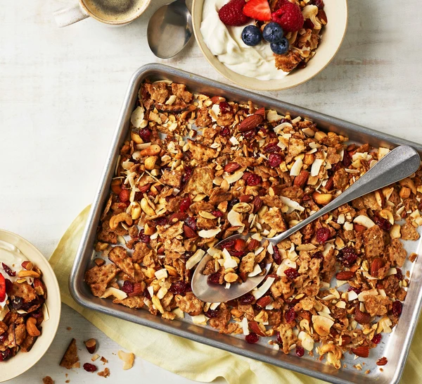 Coconut, cashew & cranberry matzo granola