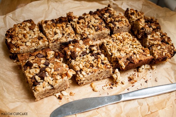 Coconut, chia and chocolate chickpea blondies