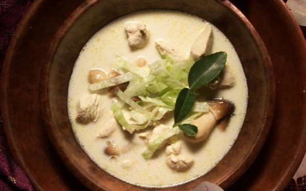 Coconut chicken soup (Tom kha gai) 