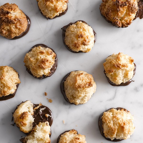 Coconut chocolate macaroons