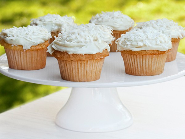 Coconut cupcakes with cream cheese icing