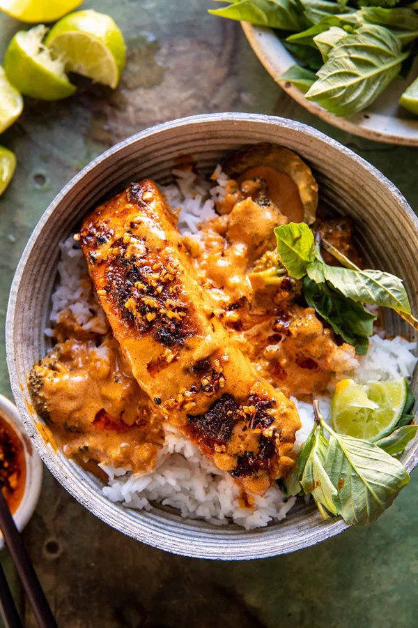 Coconut curry salmon with garlic butter (+ homemade spicy curry powder)