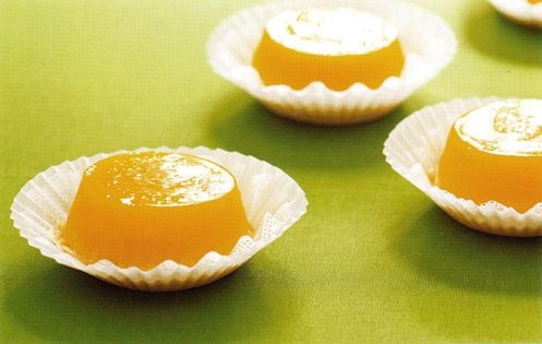 Coconut custard cake (Quindins)