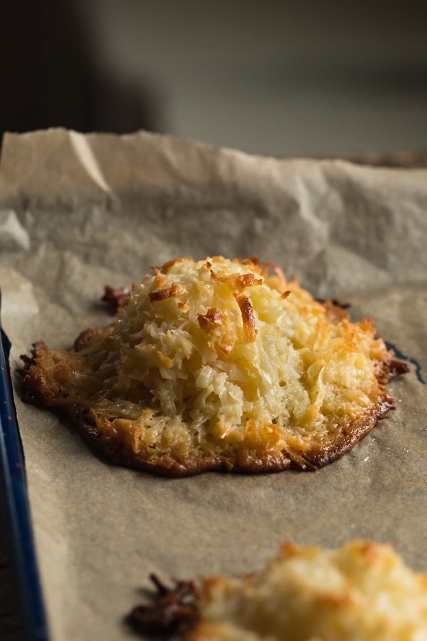 Coconut custard macaroons