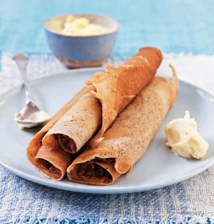 Coconut-filled pancakes