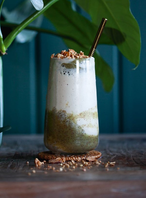 Coconut kiwi paleta smoothie