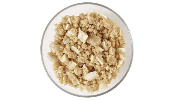 Coconut macadamia streusel