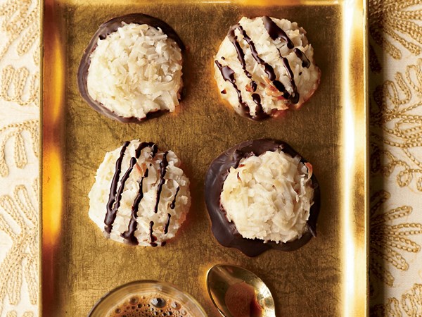 Coconut macaroons [Danny Cohen]
