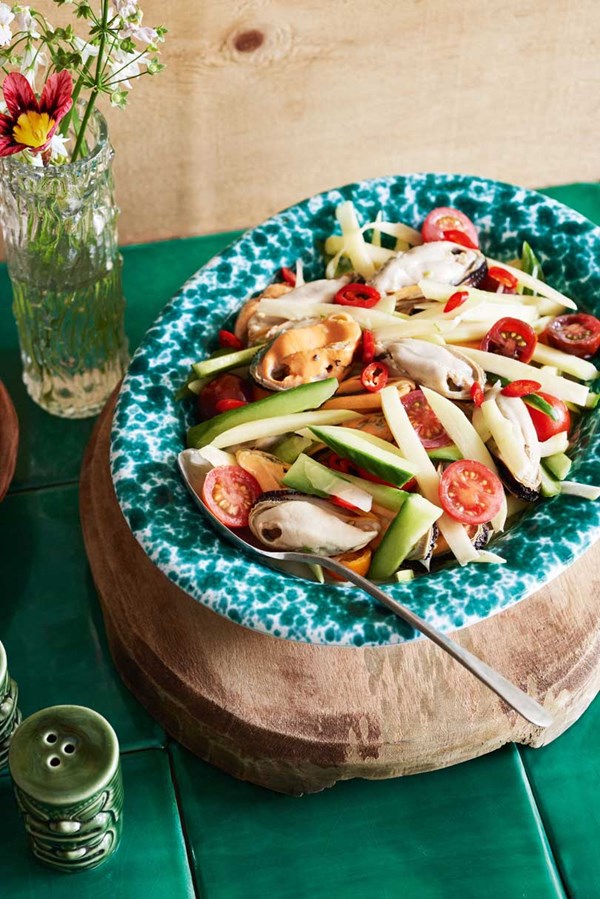 Coconut mussel salad