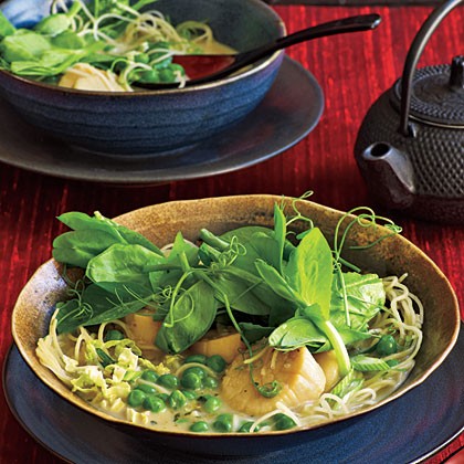 Coconut noodles with scallops and pea tendrils