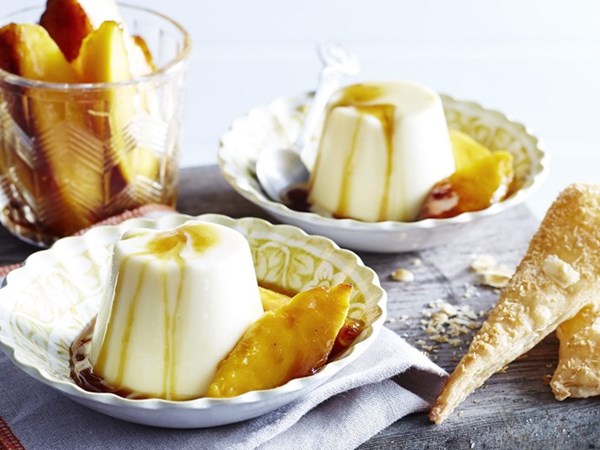 Coconut panna cotta with mango