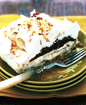 Coconut Pavlova with chocolate mousse and bananas