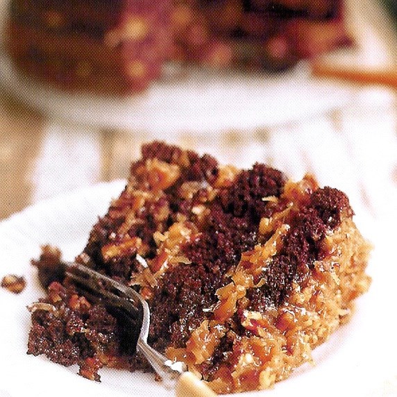 Coconut-pecan caramel frosting