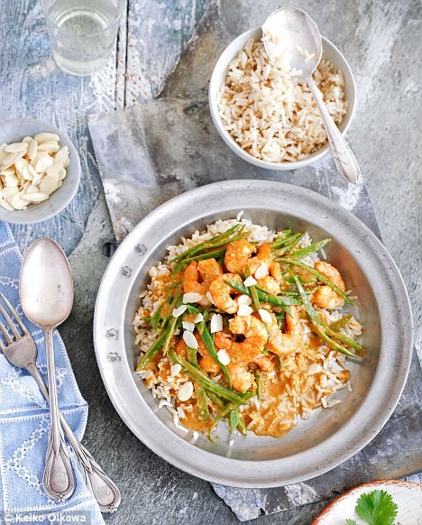 Coconut, prawn and mangetout curry