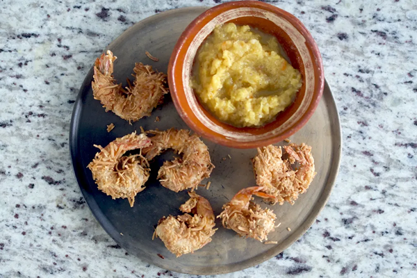 Coconut shrimp with pineapple-habanero salsa (Camarones al coco)