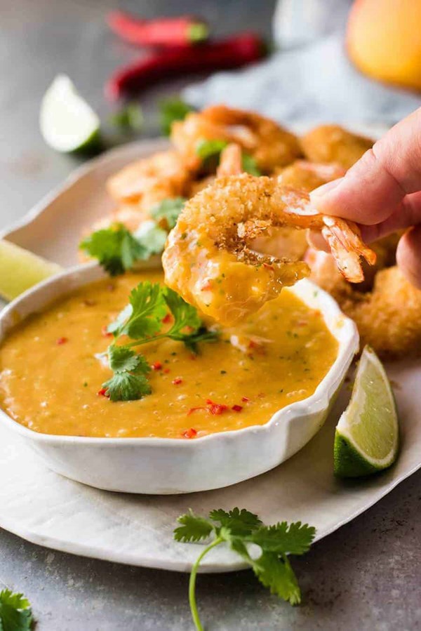 Coconut shrimp/prawns with spicy Thai mango sauce