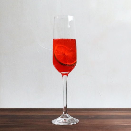 Coconut-sparkling wine spritzer