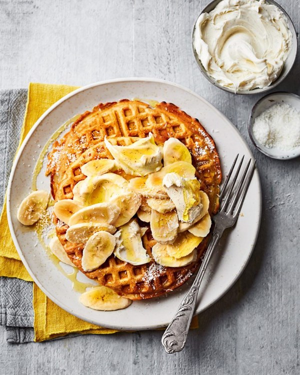 Coconut waffles with vanilla mascarpone and bananas 