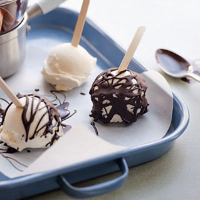 Coconut yogurt ices with chocolate drizzle