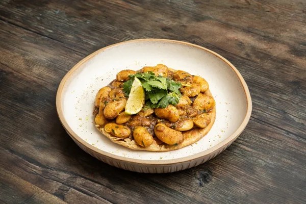 Coconutty butter beans with ras el hanout flatbreads