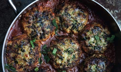 Cod cakes in tomato sauce