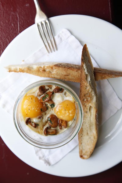 Coddled eggs with chanterelles (Oeufs cocotte aux girolles)