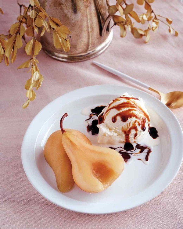 Coddled pears in whiskey
