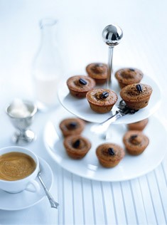Coffee almond cakes