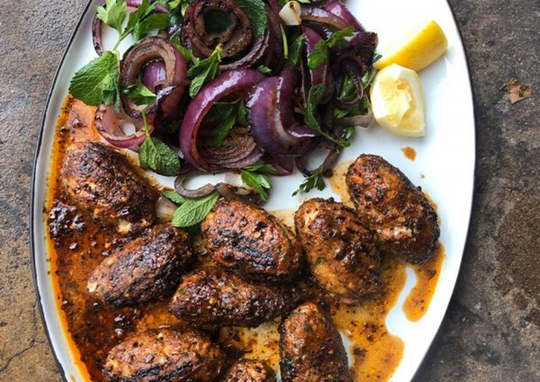 Coffee and chilli-rubbed chicken koftas with grilled onions