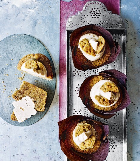 Coffee and whisky butterfly cakes