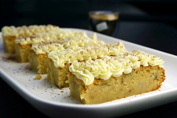 Coffee, banana and white chocolate cake slices
