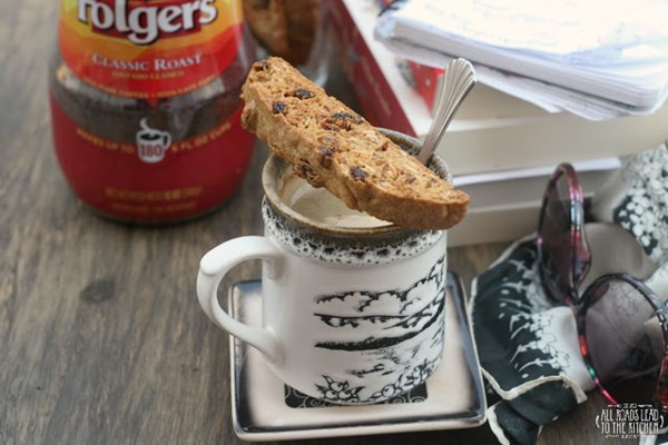 Coffee biscotti w/ almonds & goji berries 