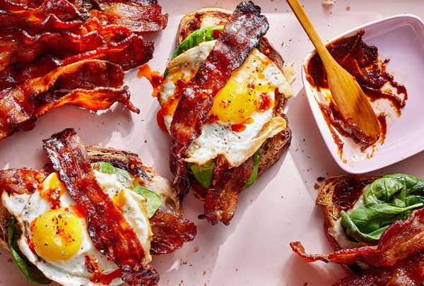 Coffee-candied bacon brunch sammies 