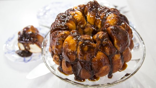Coffee caramel monkey bread