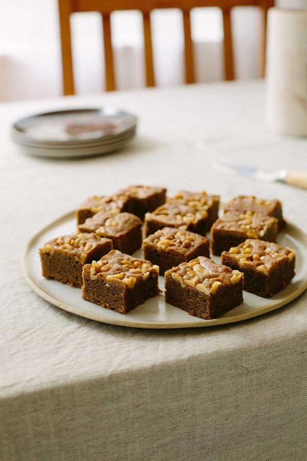Coffee, cardamom & walnut blondies