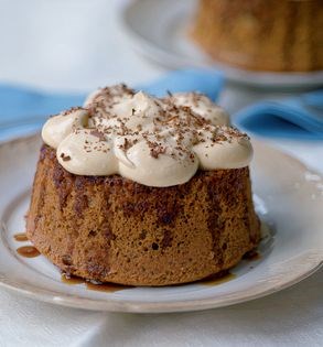 Coffee chiffonlets with dulce de leche whipped cream