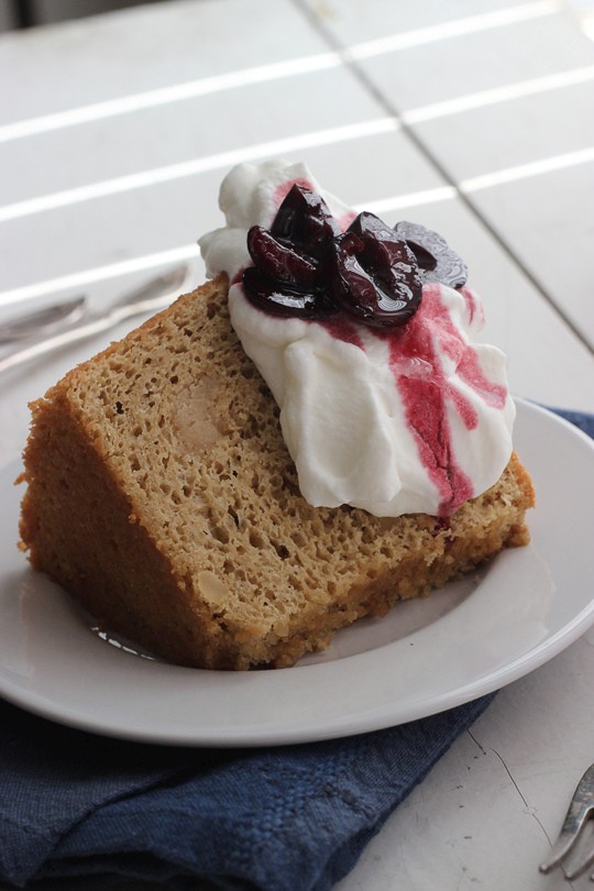 Coffee cloud cake 