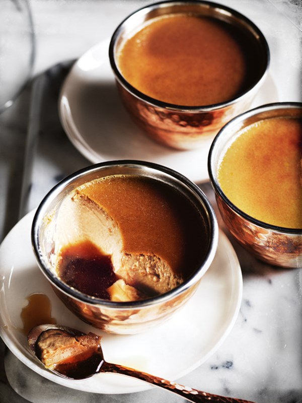 Coffee crème caramels
