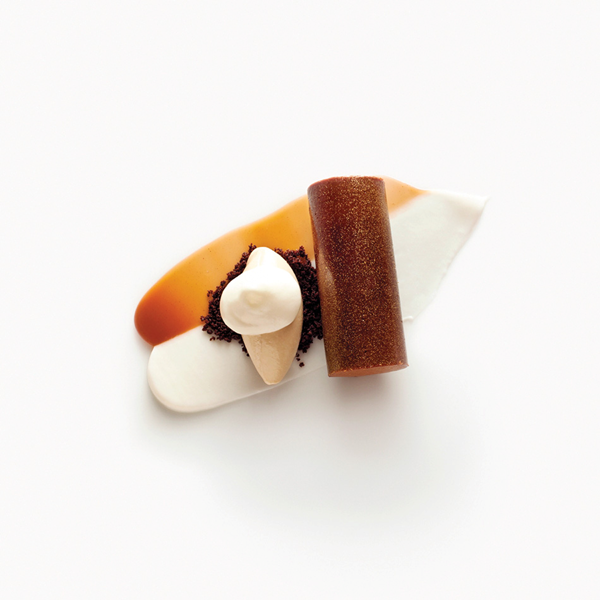 Coffee crispy cannelloni with chocolate & milk