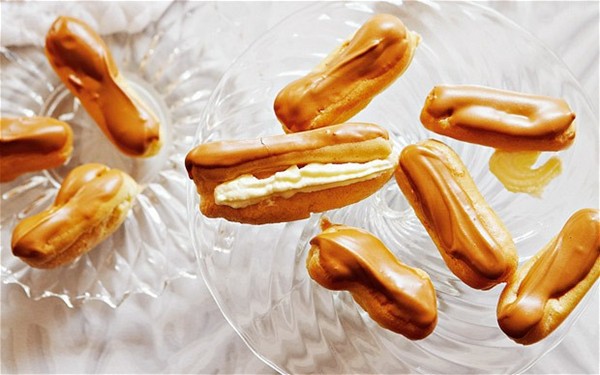 Coffee éclairs