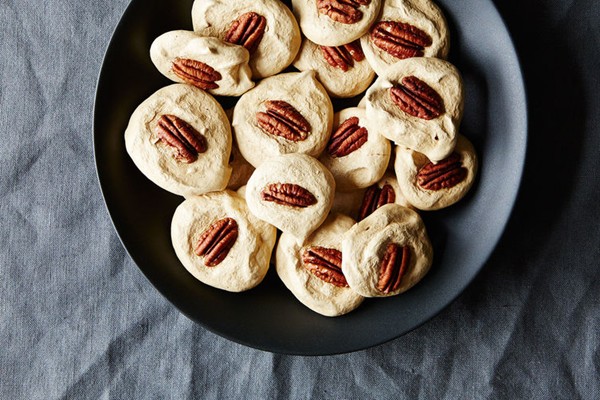 Coffee meringues