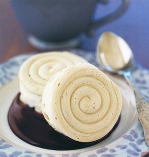 Coffee meringues with coconut ice cream