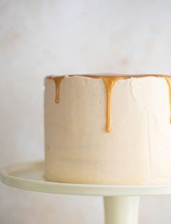 Coffee pecan caramel layer [cake]