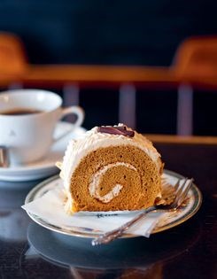Coffee roll cake