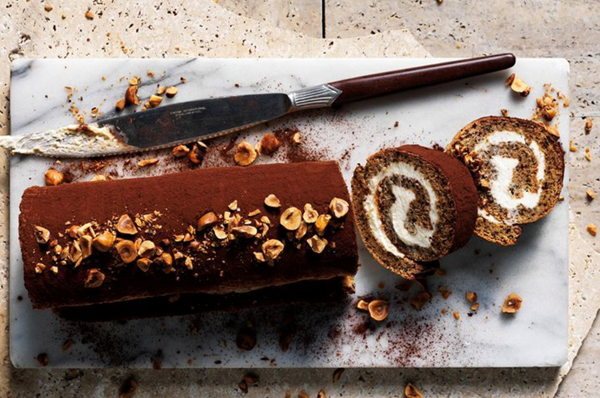 Coffee roulade with cannoli cream